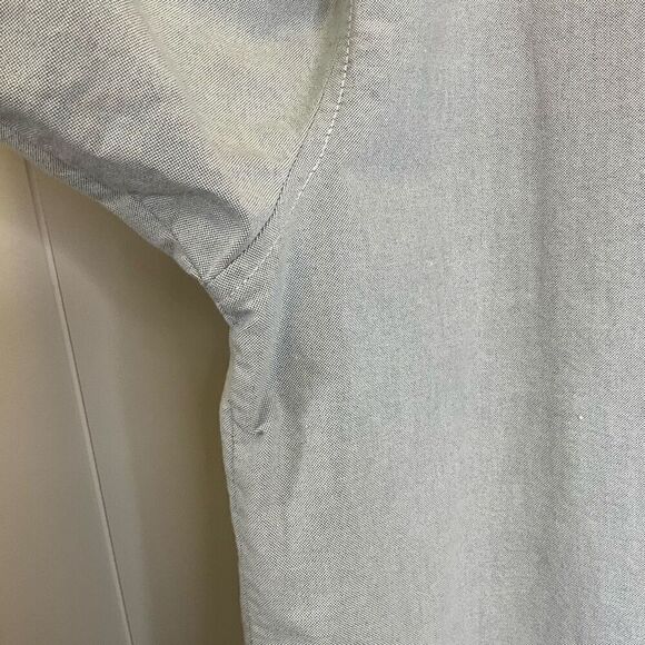 Calvin Klein Jeans Mens XL Hidden Button Front Shirt Light Blue Short Sleeves - Picture 4 of 12